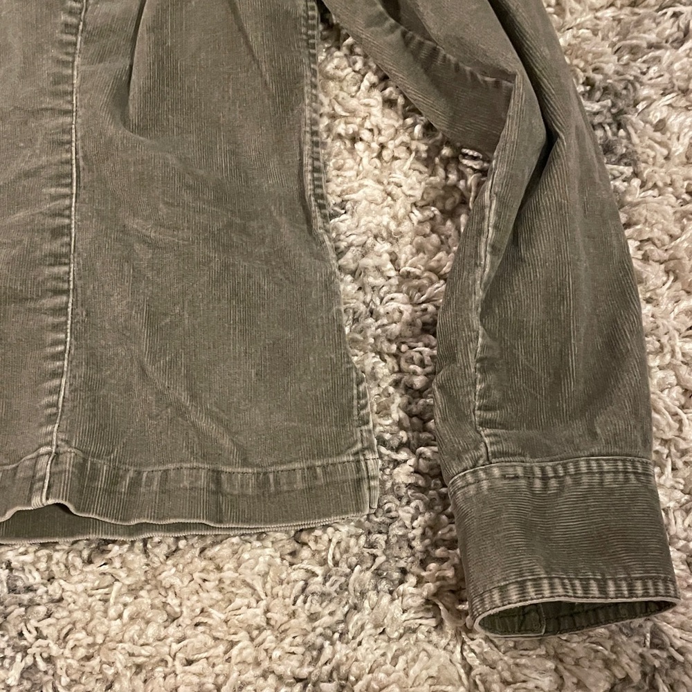 Eddie Bauer Olive Button Down Shirt‎ - Picture 4 of 13